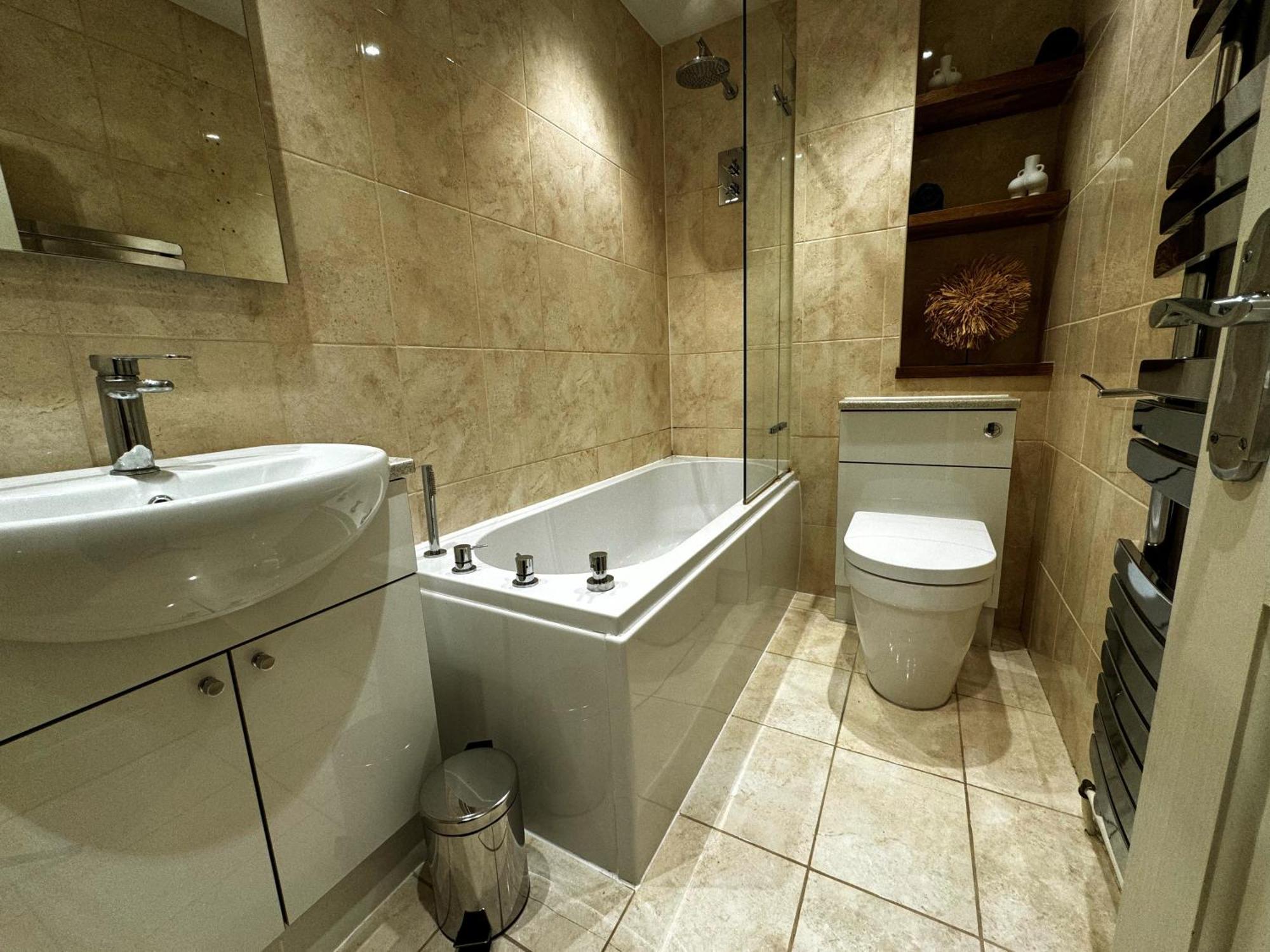 Chieveley Mews By Sarrochic Villa Sunningdale Ngoại thất bức ảnh